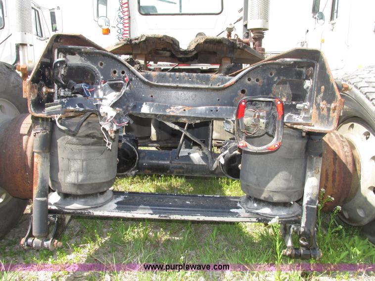 image for item F7377 2001 Mack CH613 MaxiCruise semi truck