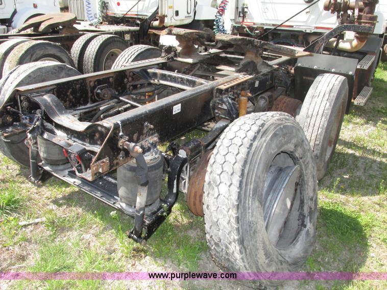 image for item F7377 2001 Mack CH613 MaxiCruise semi truck