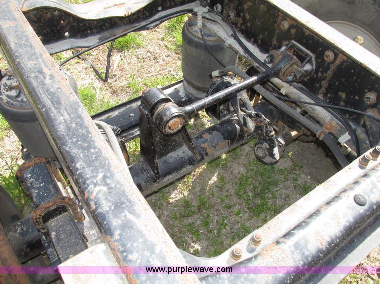 image for item F7377 2001 Mack CH613 MaxiCruise semi truck