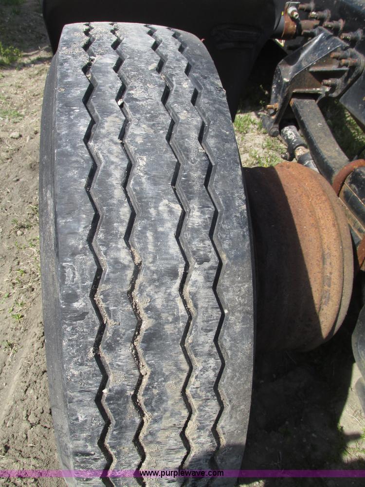 image for item F7377 2001 Mack CH613 MaxiCruise semi truck