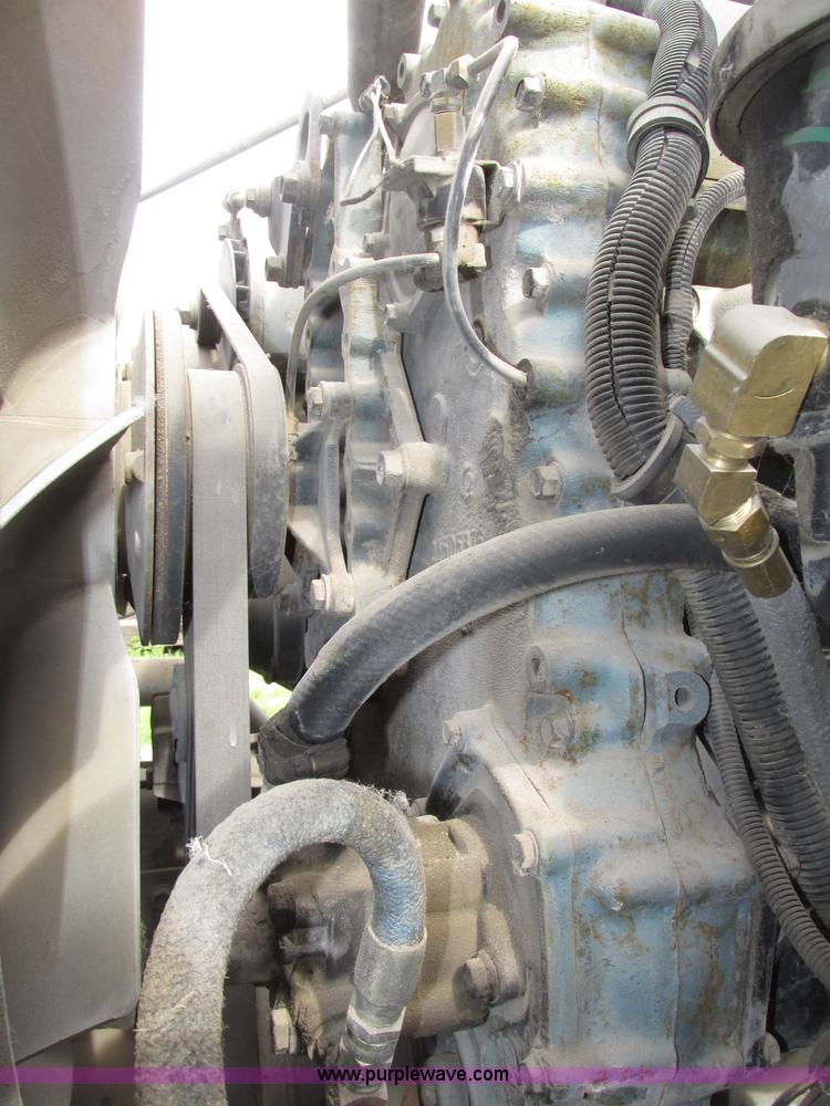 image for item F7379 1998 International 9200 semi truck