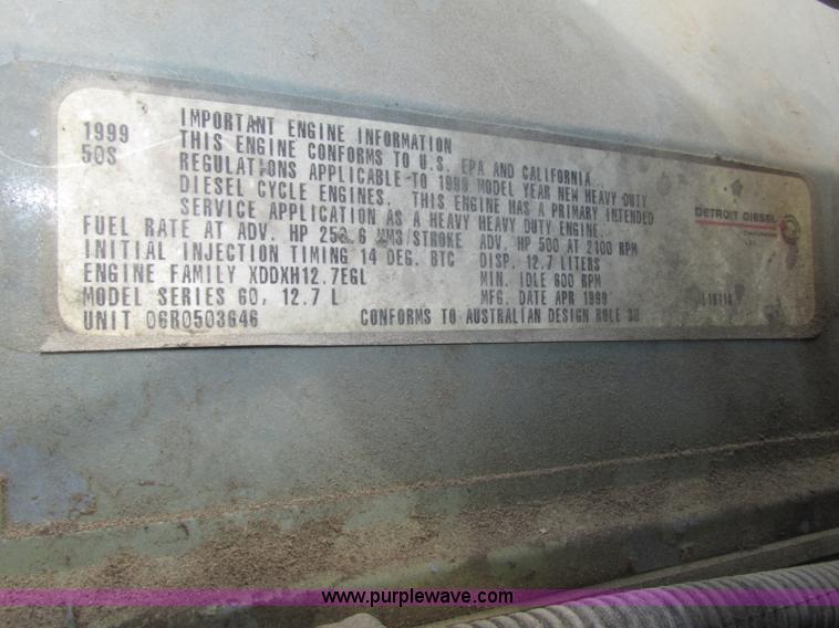 image for item F7379 1998 International 9200 semi truck