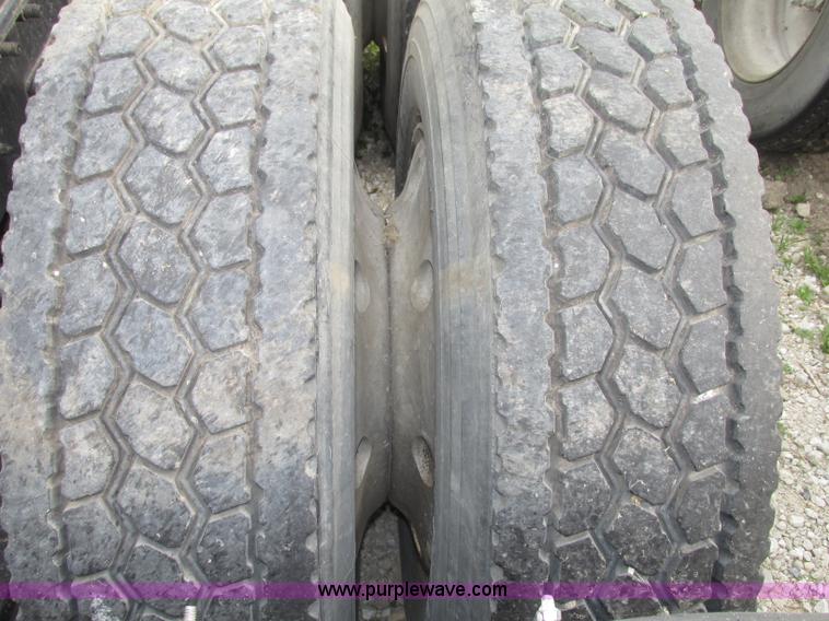 image for item F7379 1998 International 9200 semi truck