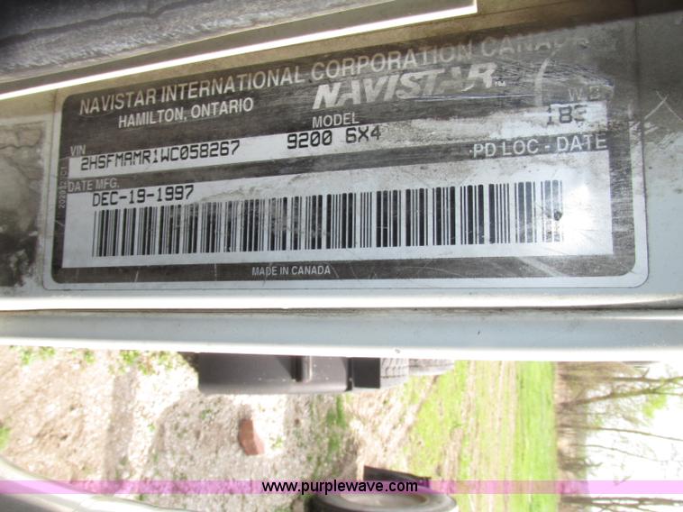 image for item F7379 1998 International 9200 semi truck