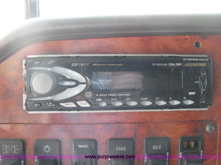 image for item G8284 1996 International F9370 semi truck