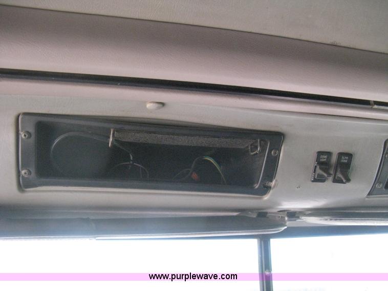 image for item G8284 1996 International F9370 semi truck