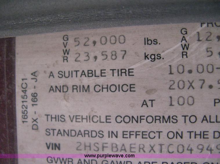 image for item G8284 1996 International F9370 semi truck