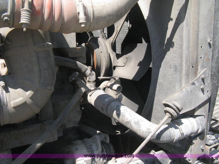 image for item G8284 1996 International F9370 semi truck