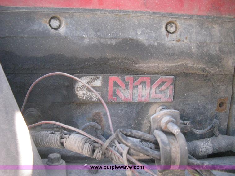 image for item G8284 1996 International F9370 semi truck