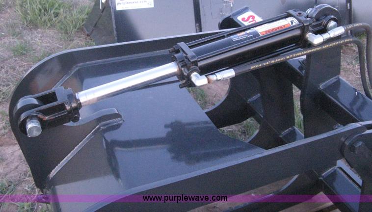 image for item G8287 Stout heavy duty 72" root/rock grapple bucket