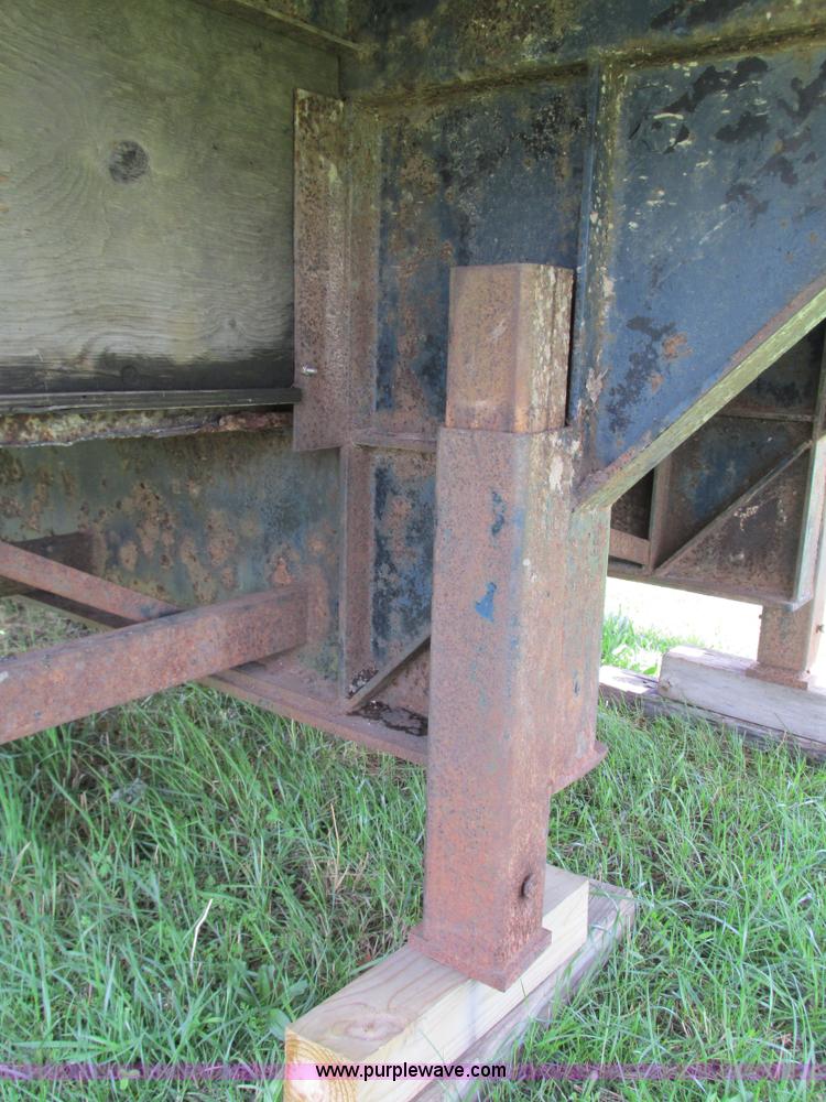 image for item G9321 1988 shop built trailer