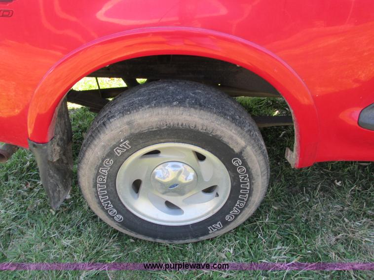 image for item G9328 1997 Ford F150 SuperCab pickup truck