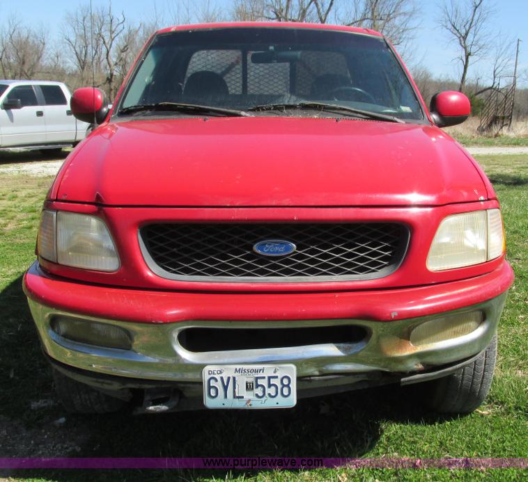 image for item G9328 1997 Ford F150 SuperCab pickup truck