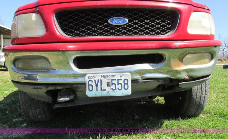 image for item G9328 1997 Ford F150 SuperCab pickup truck