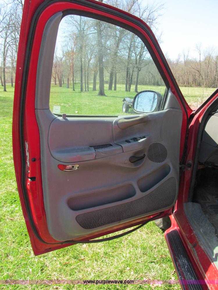 image for item G9328 1997 Ford F150 SuperCab pickup truck