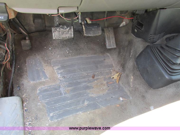 image for item G9328 1997 Ford F150 SuperCab pickup truck