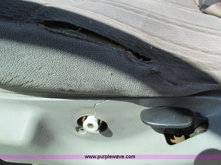 image for item G9328 1997 Ford F150 SuperCab pickup truck