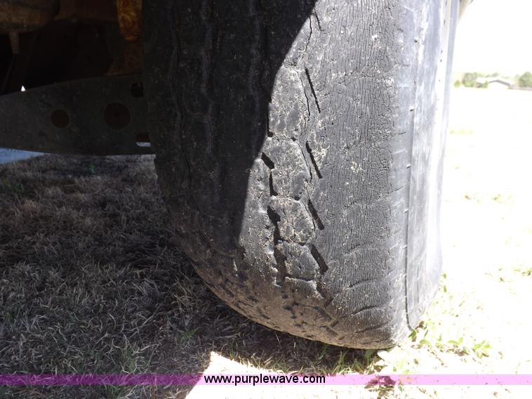 image for item H1942 1990 Ford F150 XLT Lariat pickup truck