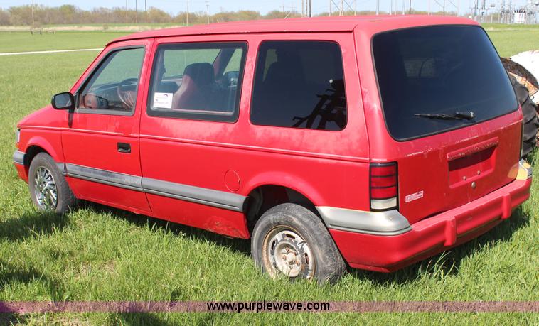 image for item H2651 1994 Dodge Caravan SE van