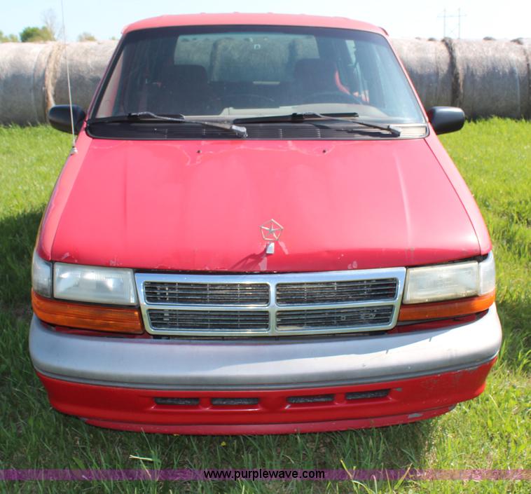 image for item H2651 1994 Dodge Caravan SE van