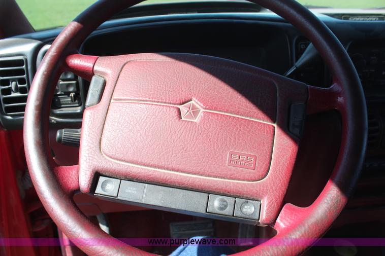image for item H2651 1994 Dodge Caravan SE van