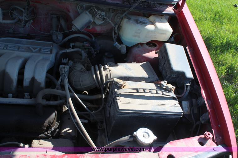 image for item H2651 1994 Dodge Caravan SE van