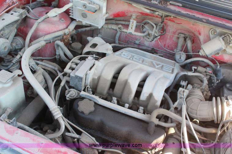 image for item H2651 1994 Dodge Caravan SE van