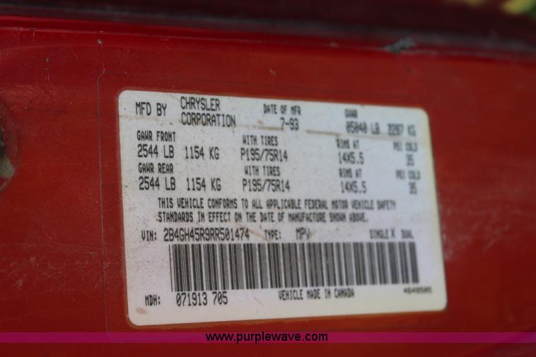 image for item H2651 1994 Dodge Caravan SE van