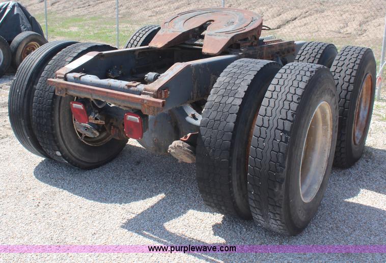 image for item H2672 Semi truck running gear
