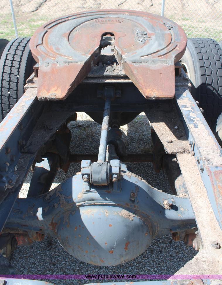 image for item H2672 Semi truck running gear