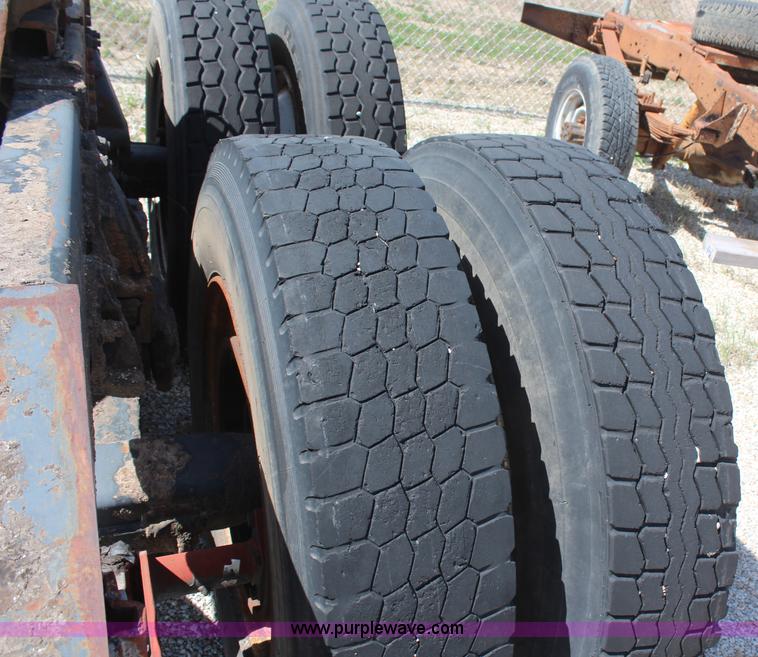 image for item H2672 Semi truck running gear