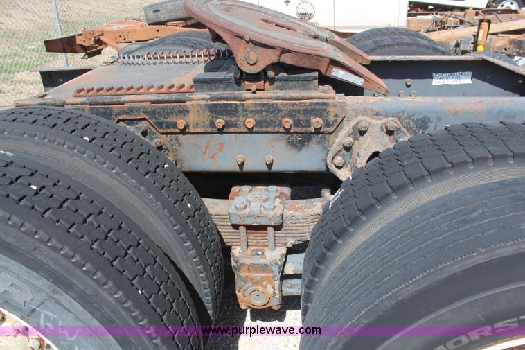 image for item H2672 Semi truck running gear