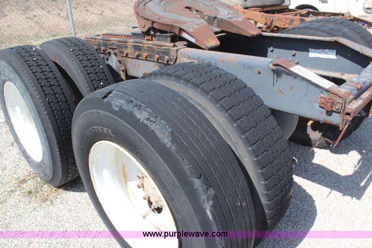 image for item H2672 Semi truck running gear