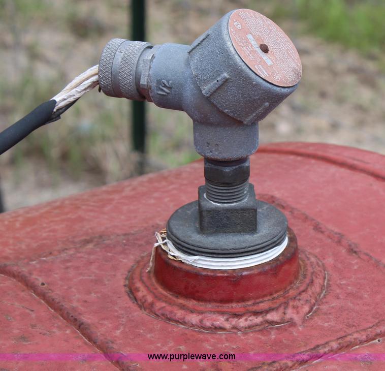 image for item H2676 300 gallon fuel tank with containment surface