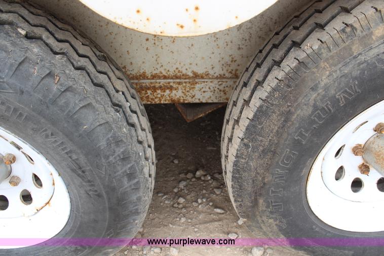 image for item H2677 2001 WW enclosed gooseneck trailer