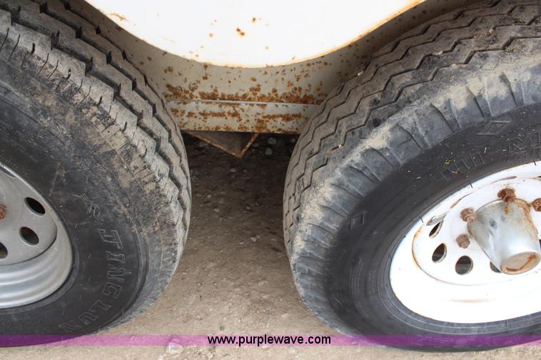 image for item H2677 2001 WW enclosed gooseneck trailer