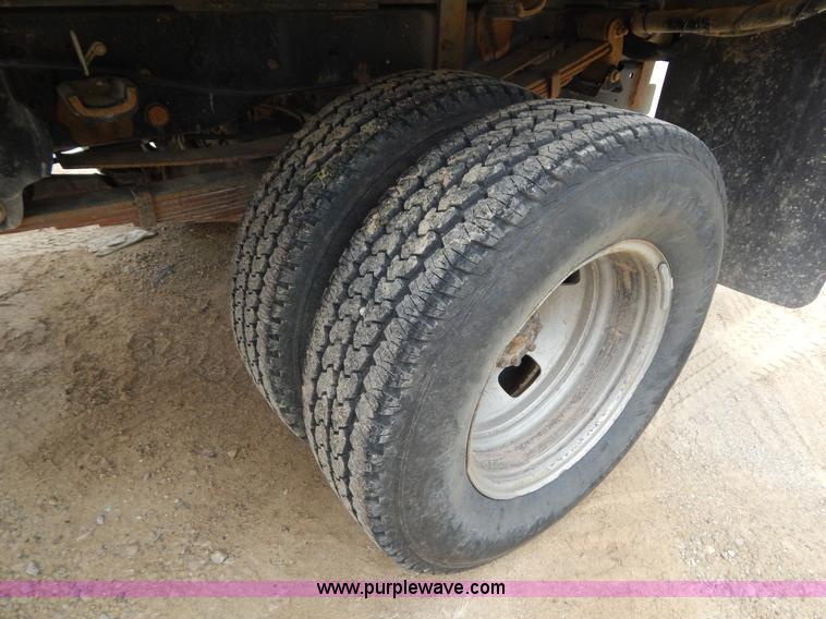 image for item H3400 2008 Ford F350 Super Duty XL flatbed pickup truck