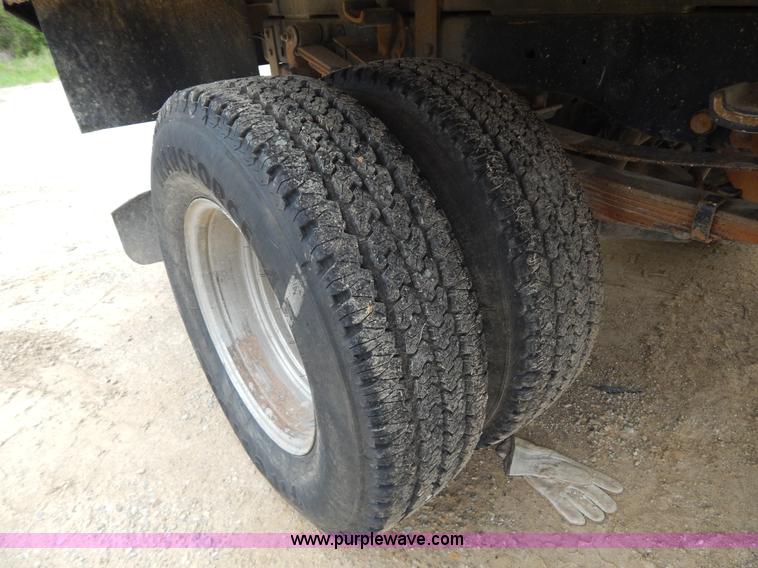 image for item H3400 2008 Ford F350 Super Duty XL flatbed pickup truck