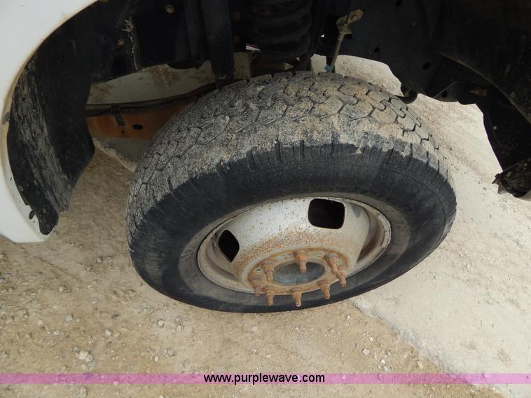 image for item H3400 2008 Ford F350 Super Duty XL flatbed pickup truck