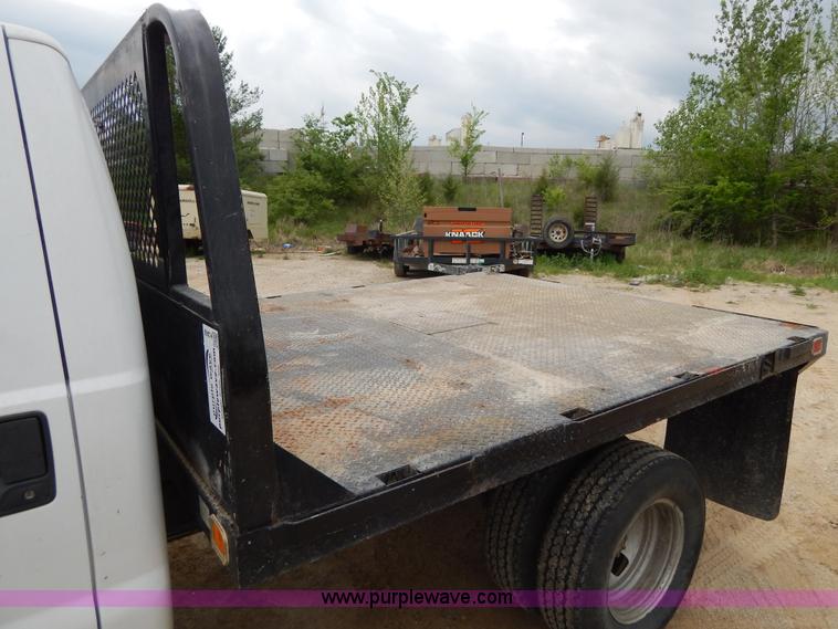 image for item H3400 2008 Ford F350 Super Duty XL flatbed pickup truck