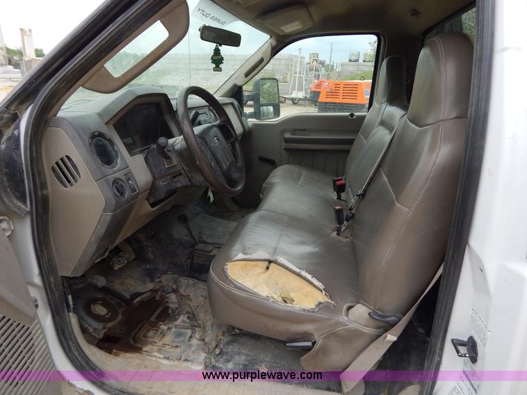 image for item H3400 2008 Ford F350 Super Duty XL flatbed pickup truck