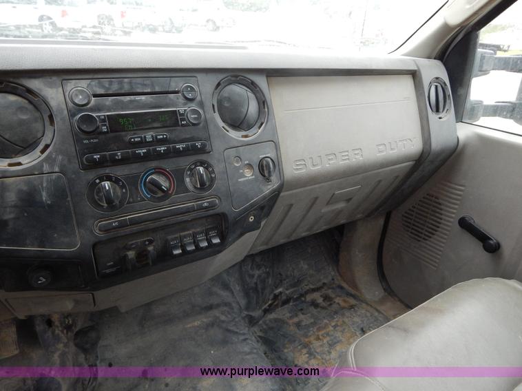 image for item H3400 2008 Ford F350 Super Duty XL flatbed pickup truck