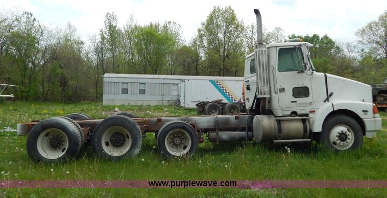 image for item H3401 1994 Volvo WIA triple axle truck cab and chassis