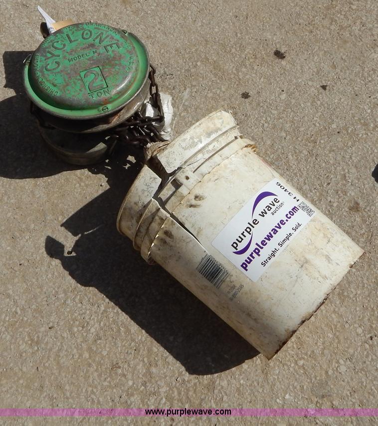 image for item H3406 Cyclone M two ton chain hoist