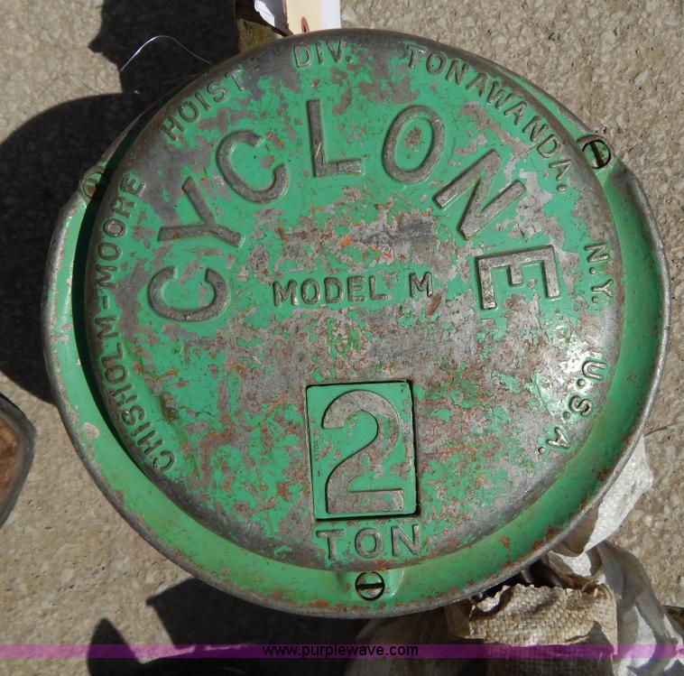 image for item H3406 Cyclone M two ton chain hoist