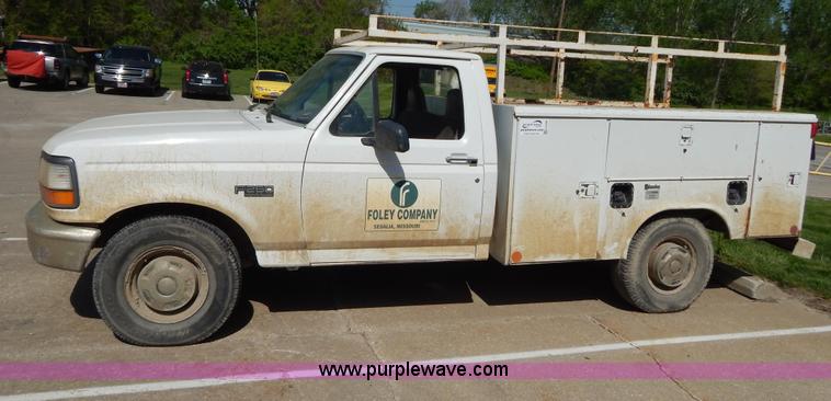 image for item H3408 1997 Ford F250 utility truck