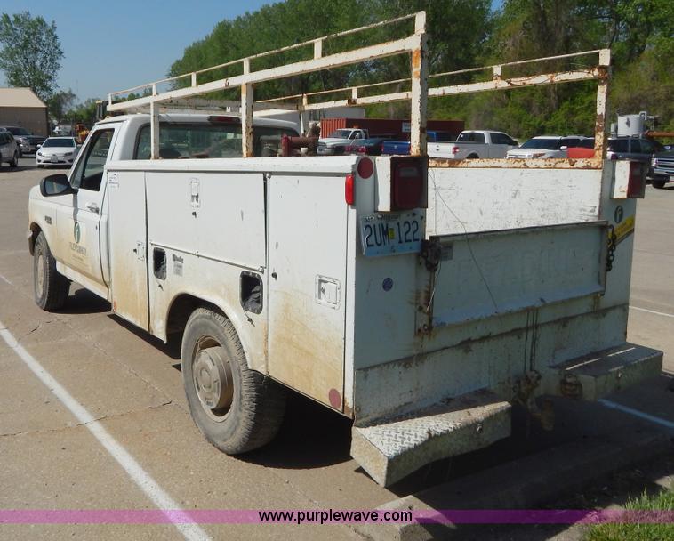 image for item H3408 1997 Ford F250 utility truck