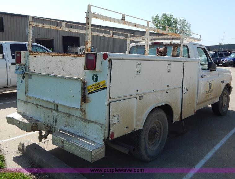 image for item H3408 1997 Ford F250 utility truck