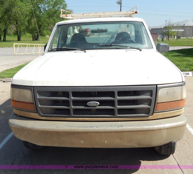 image for item H3408 1997 Ford F250 utility truck