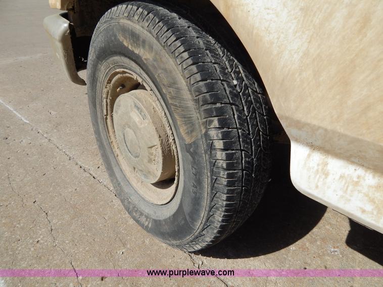 image for item H3408 1997 Ford F250 utility truck